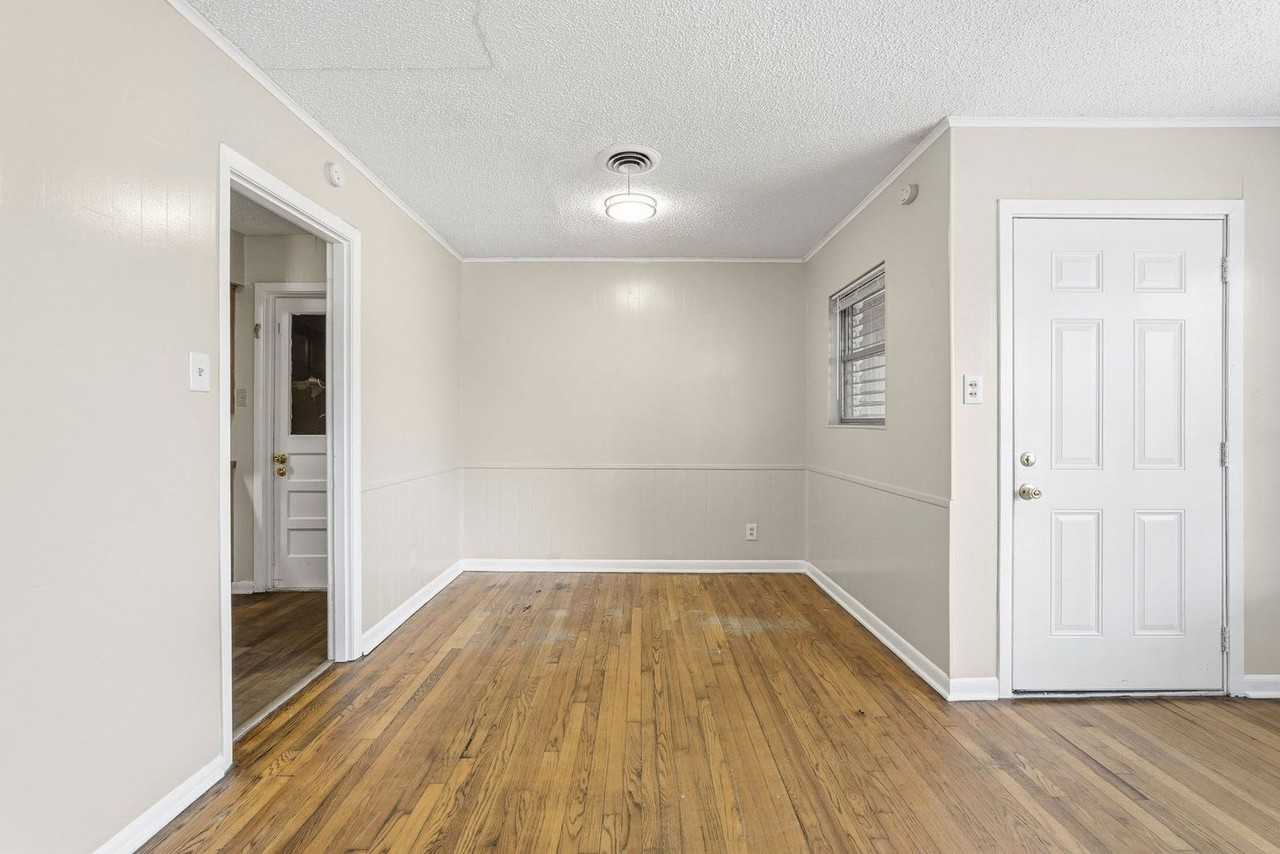 1759 S Park Dr - Photo 5 of 25