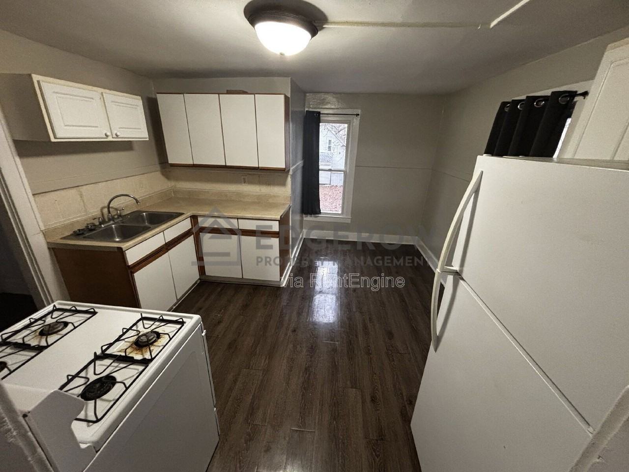 1263 College Ave Ne #2 - Photo 7 of 12