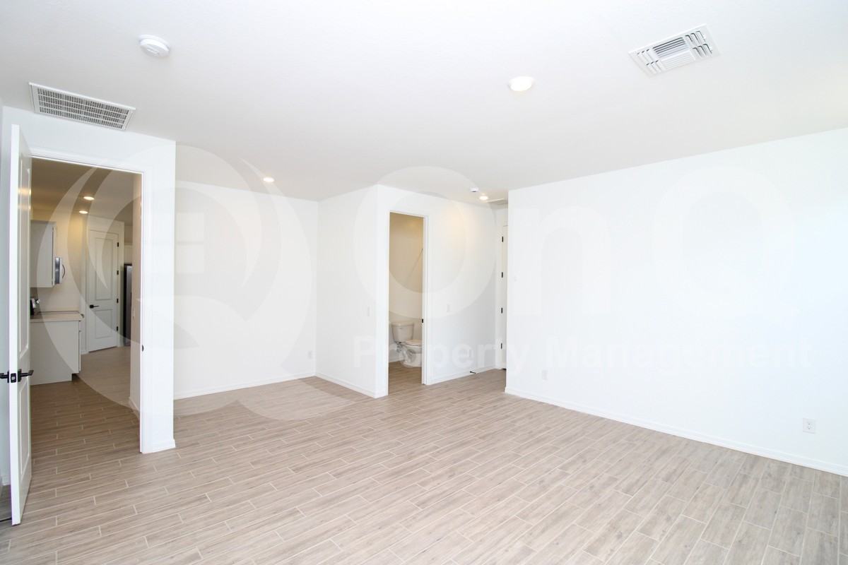 2356 E Cy Ave - Photo 6 of 23