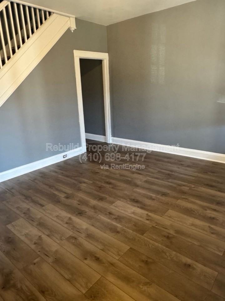 3136 Chesterfield Ave - Photo 3 of 21