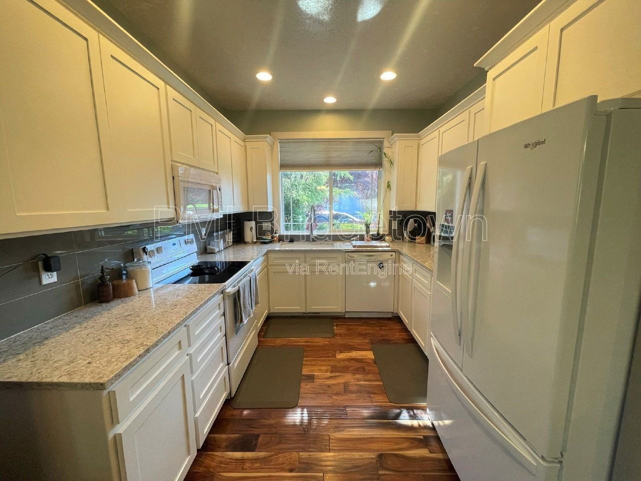 1723 Nw Wonderview Ave - Photo 6 of 23