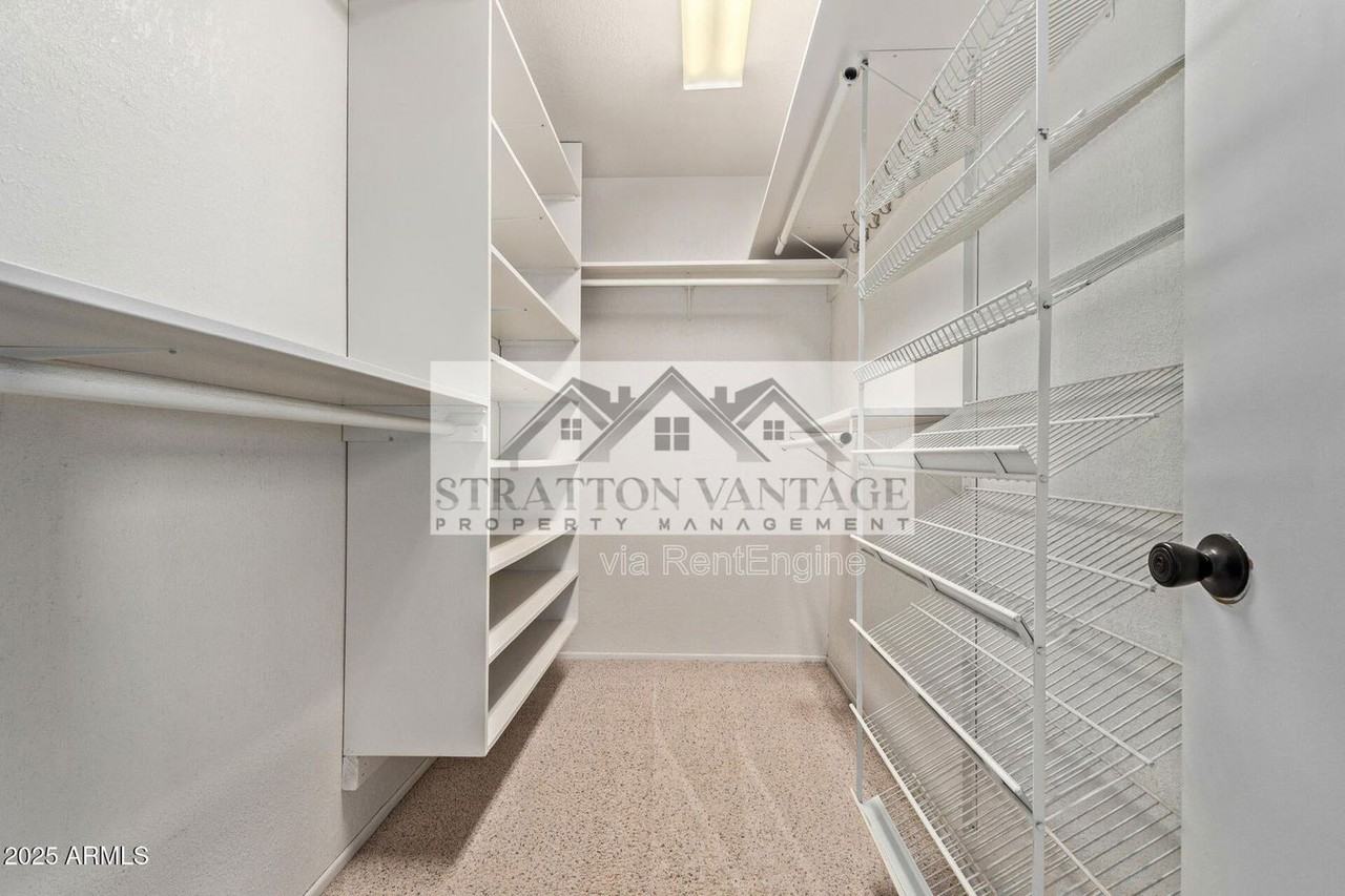 733 E Halifax St - Photo 7 of 20