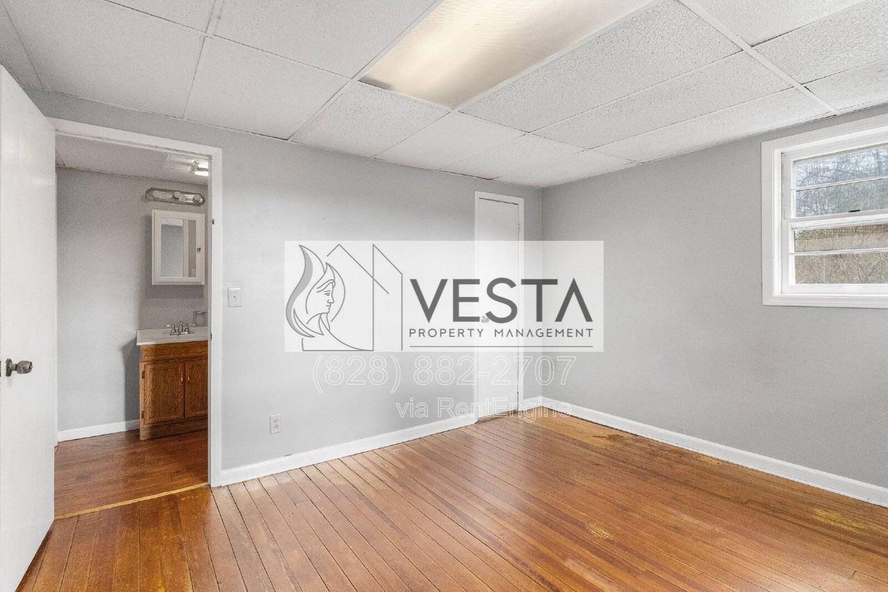 71 Hillside St - Photo 6 of 21