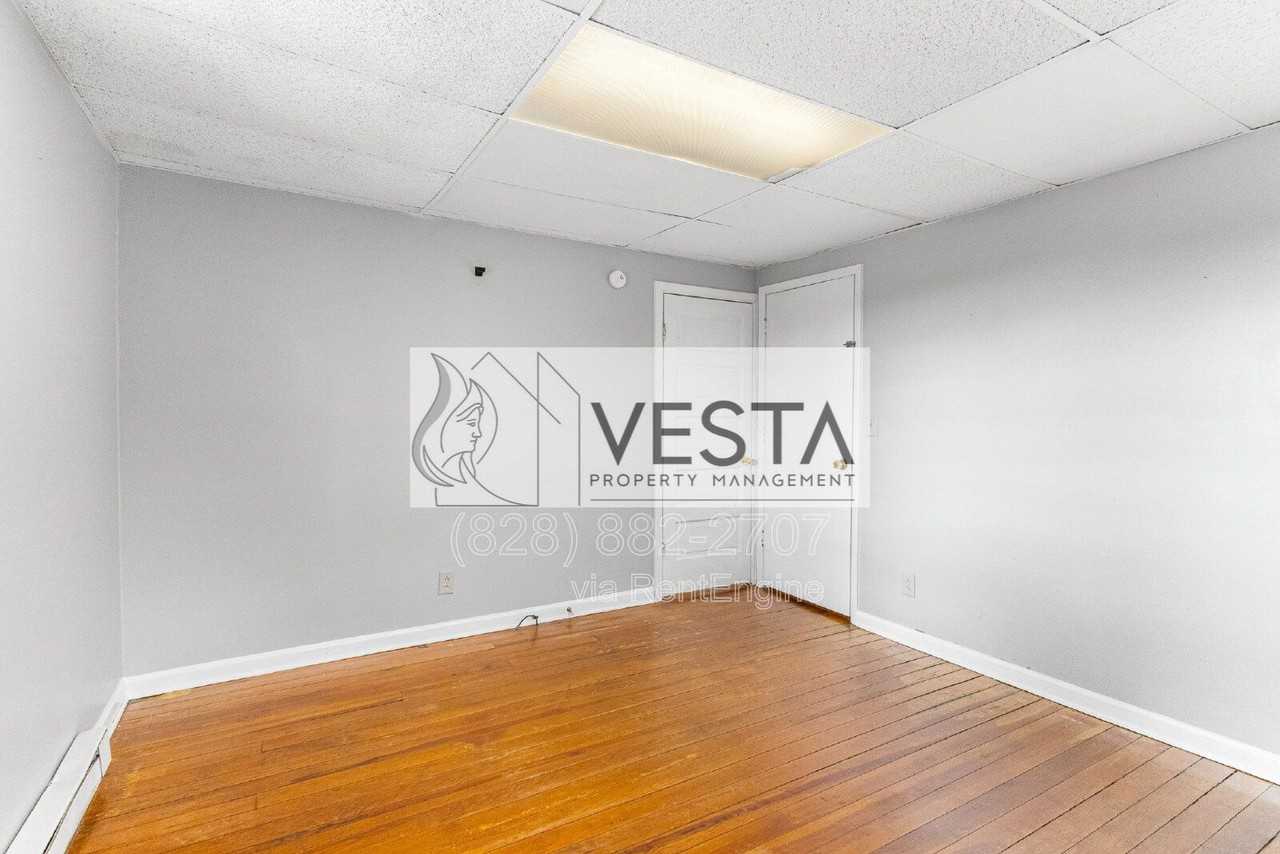 71 Hillside St - Photo 7 of 21