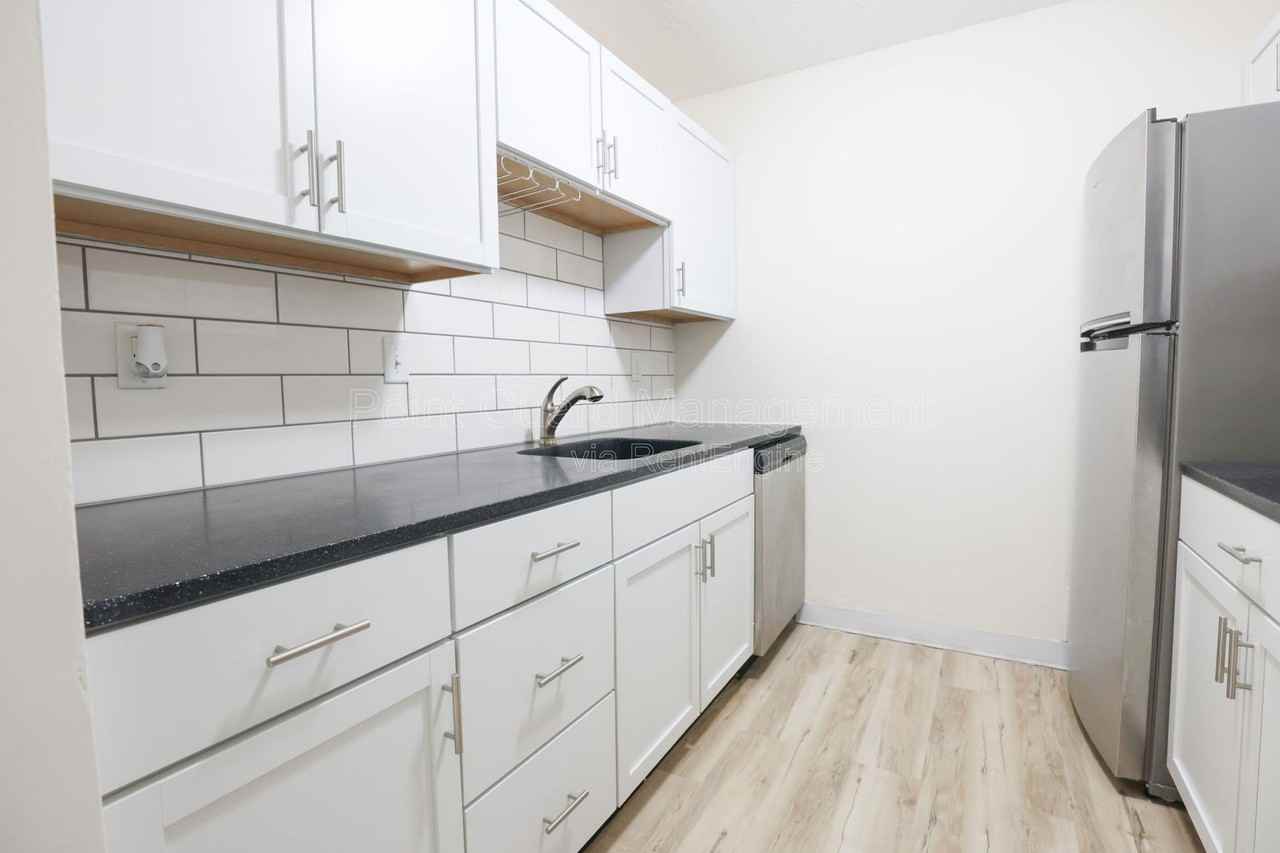 7118 Jones Cir #12 - Photo 4 of 19