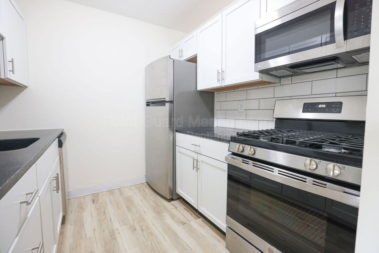 7118 Jones Cir #12 - Photo 5 of 19