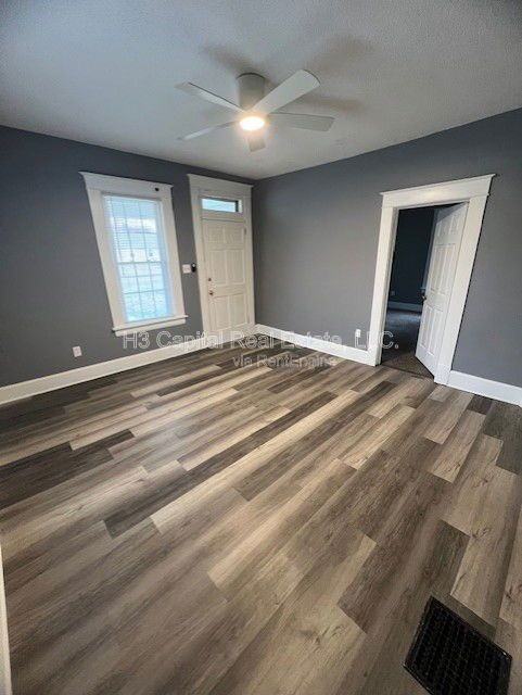 706 W Johnson St - Photo 5 of 19