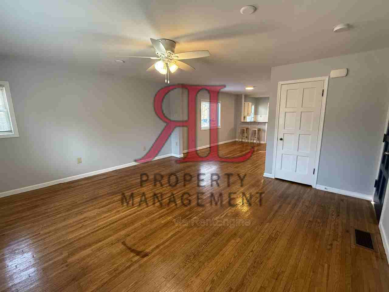 722 Sheridan Ave #A - Photo 6 of 17