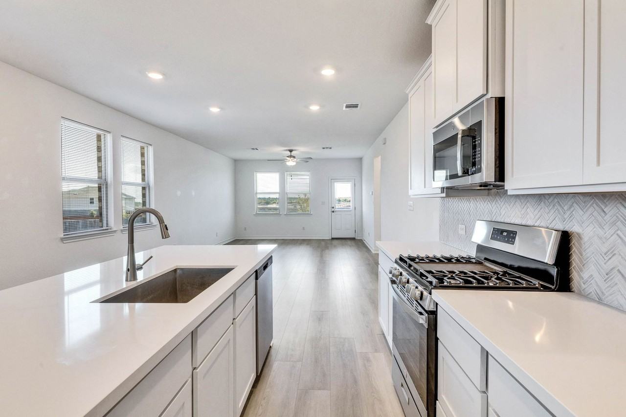 200 Small Seed Dr - Photo 5 of 48