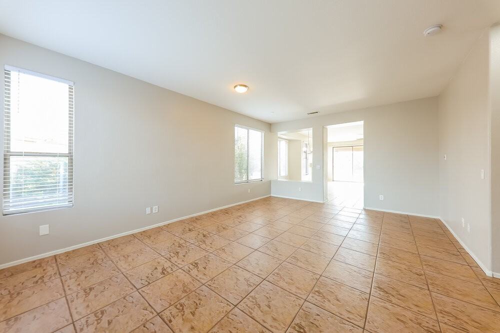 6651 W Townley Ave - Photo 4 of 16