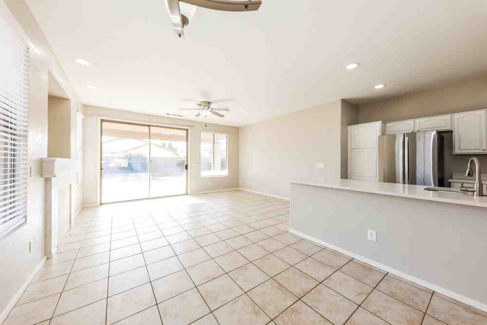 6651 W Townley Ave - Photo 5 of 16