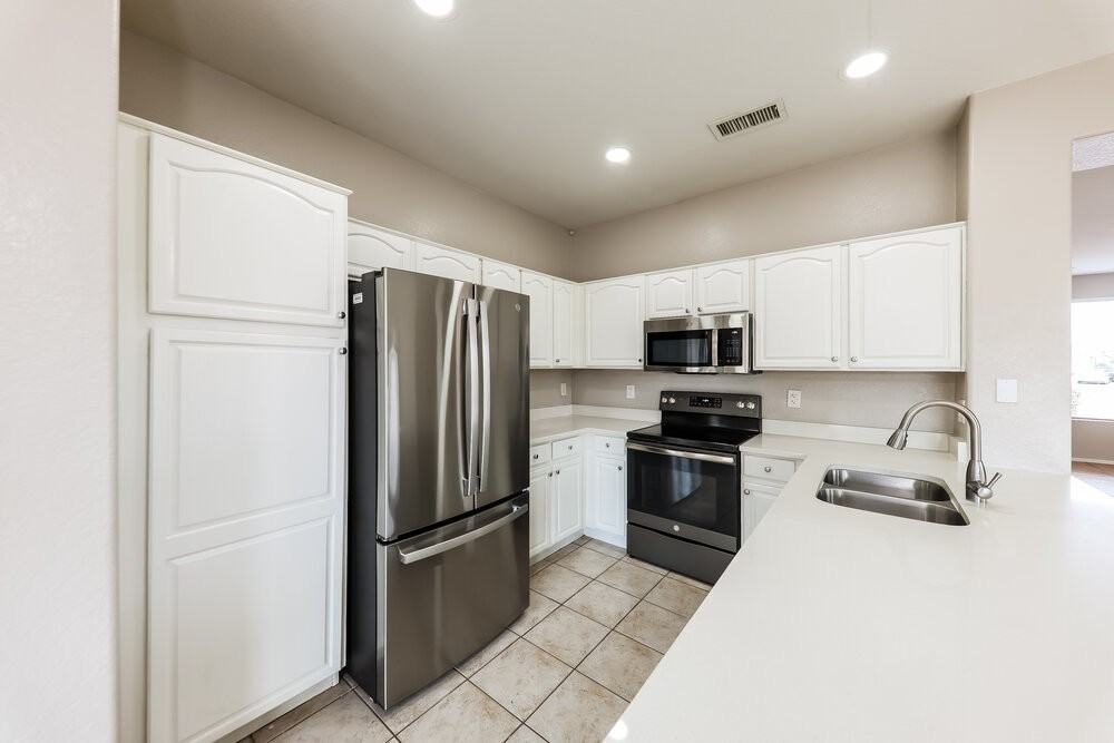 6651 W Townley Ave - Photo 6 of 16