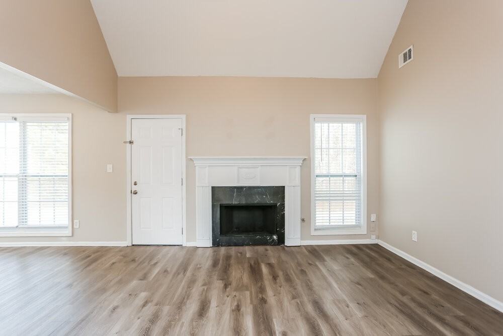 12063 Harbour Town Pkwy - Photo 4 of 17