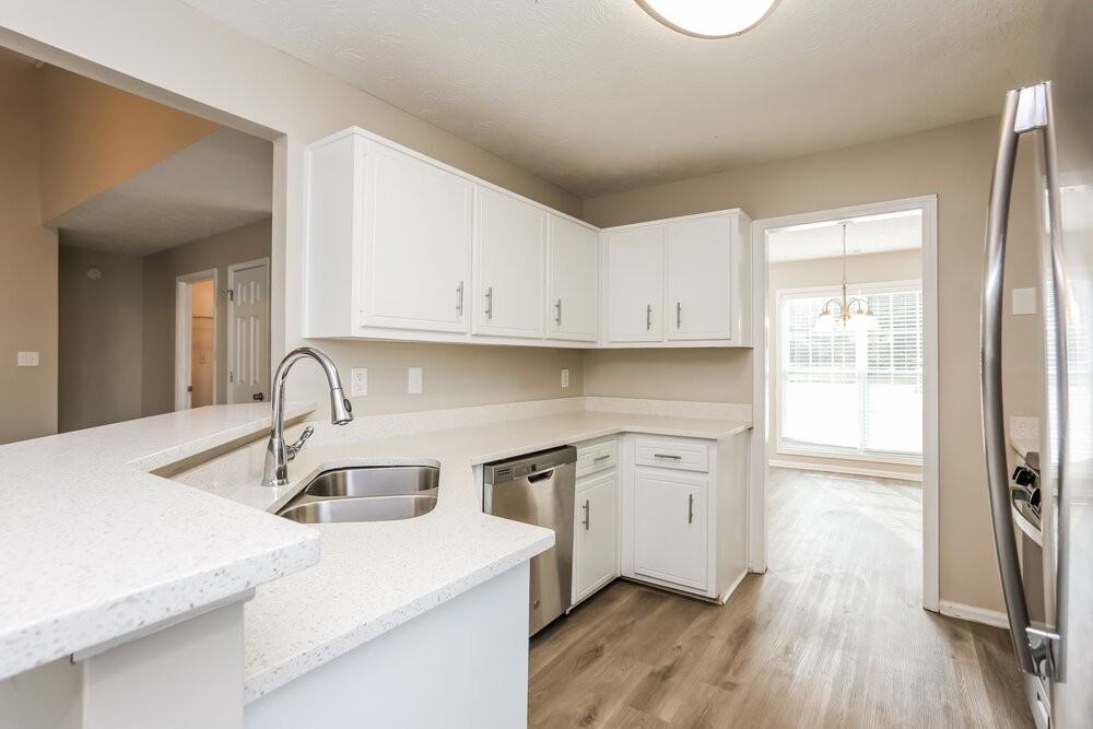 12063 Harbour Town Pkwy - Photo 7 of 17