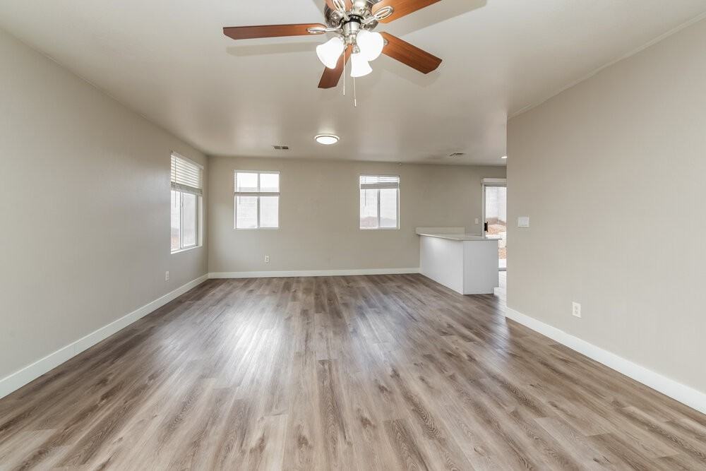 523 Roberta Alecia Ave - Photo 3 of 16