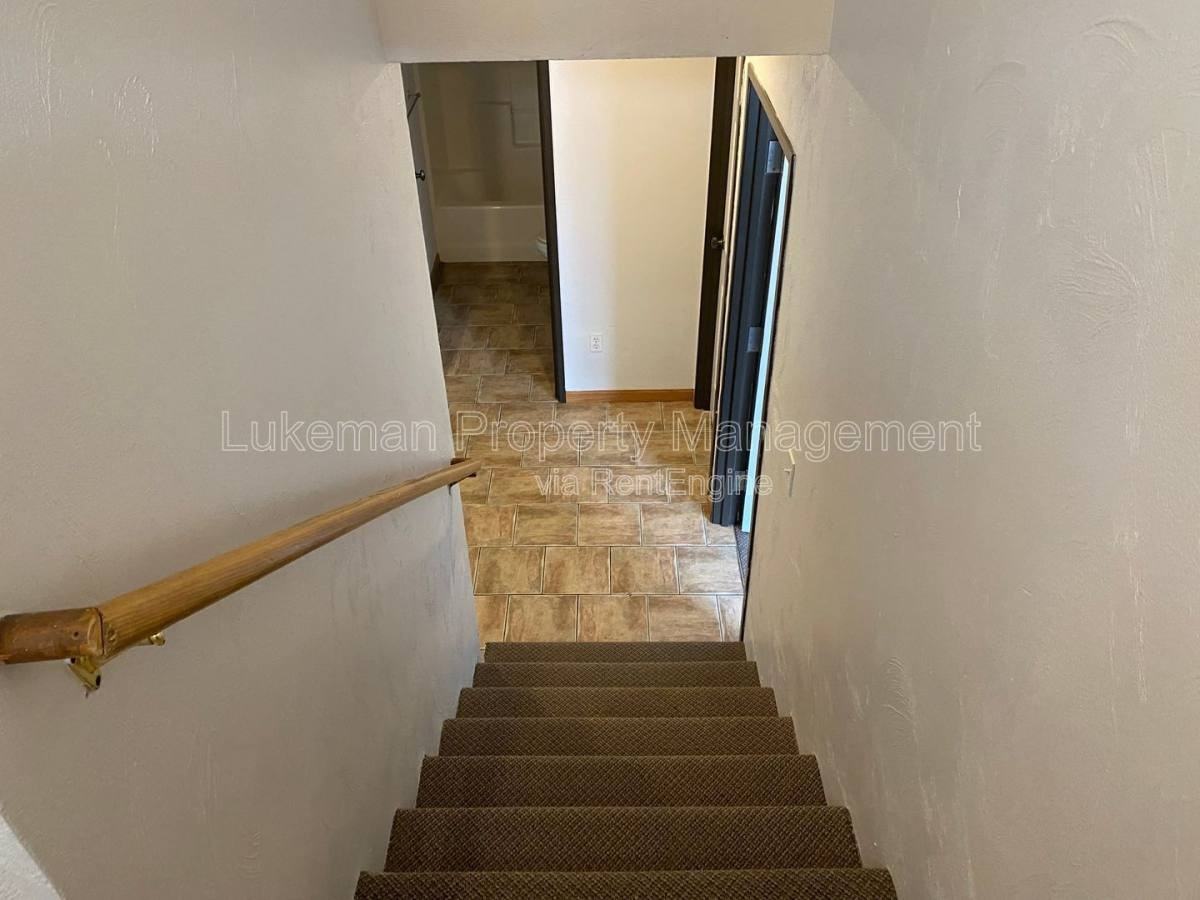 1324 Knollwood Ave - Photo 3 of 10