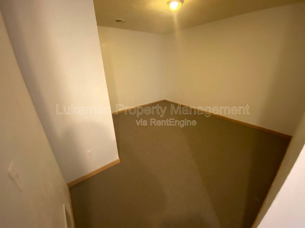 1324 Knollwood Ave - Photo 6 of 10