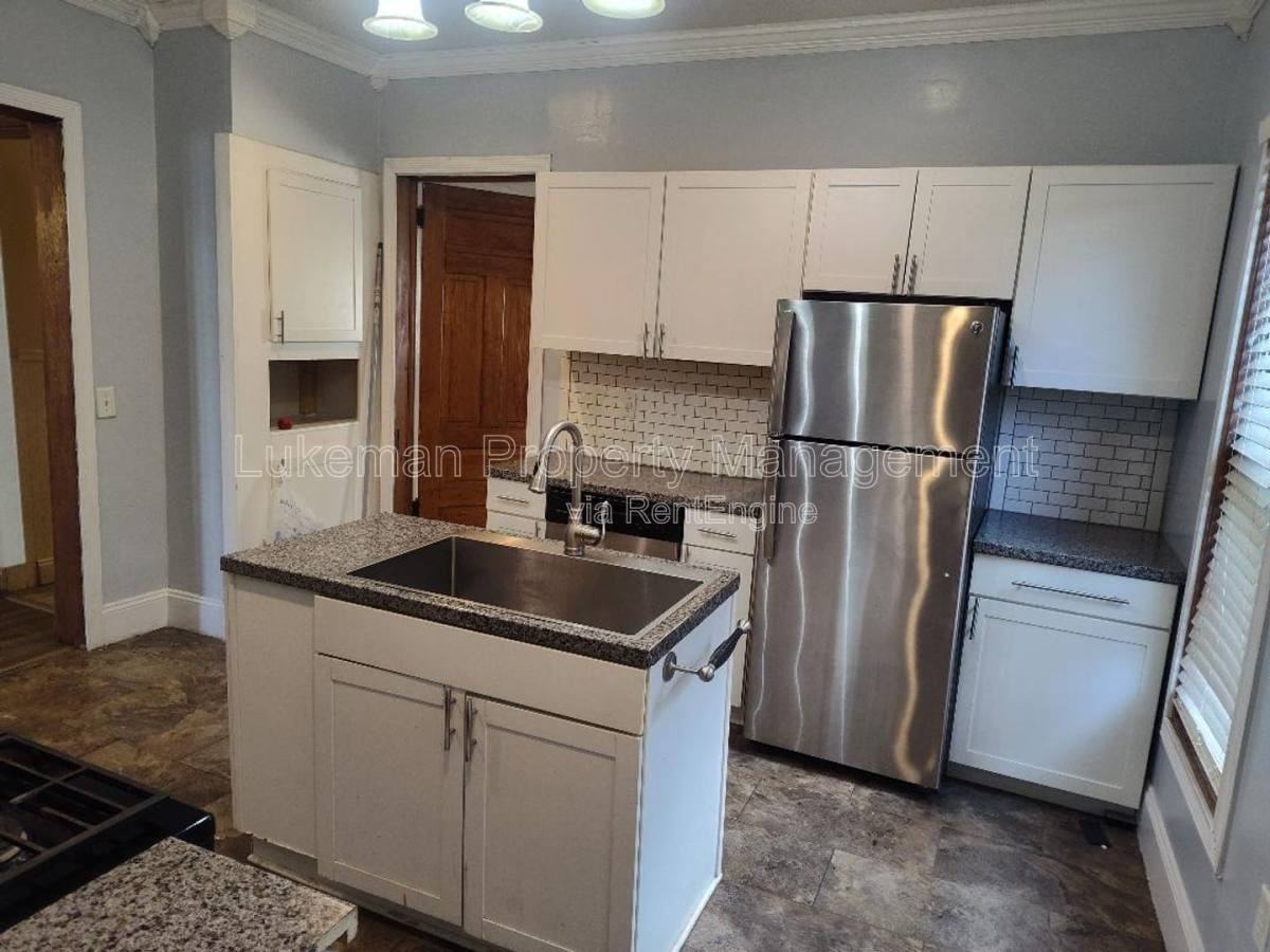 605 W Kalamazoo Ave #1 - Photo 2 of 10