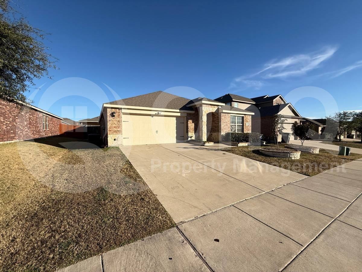 1408 Chrome St - Photo 2 of 10