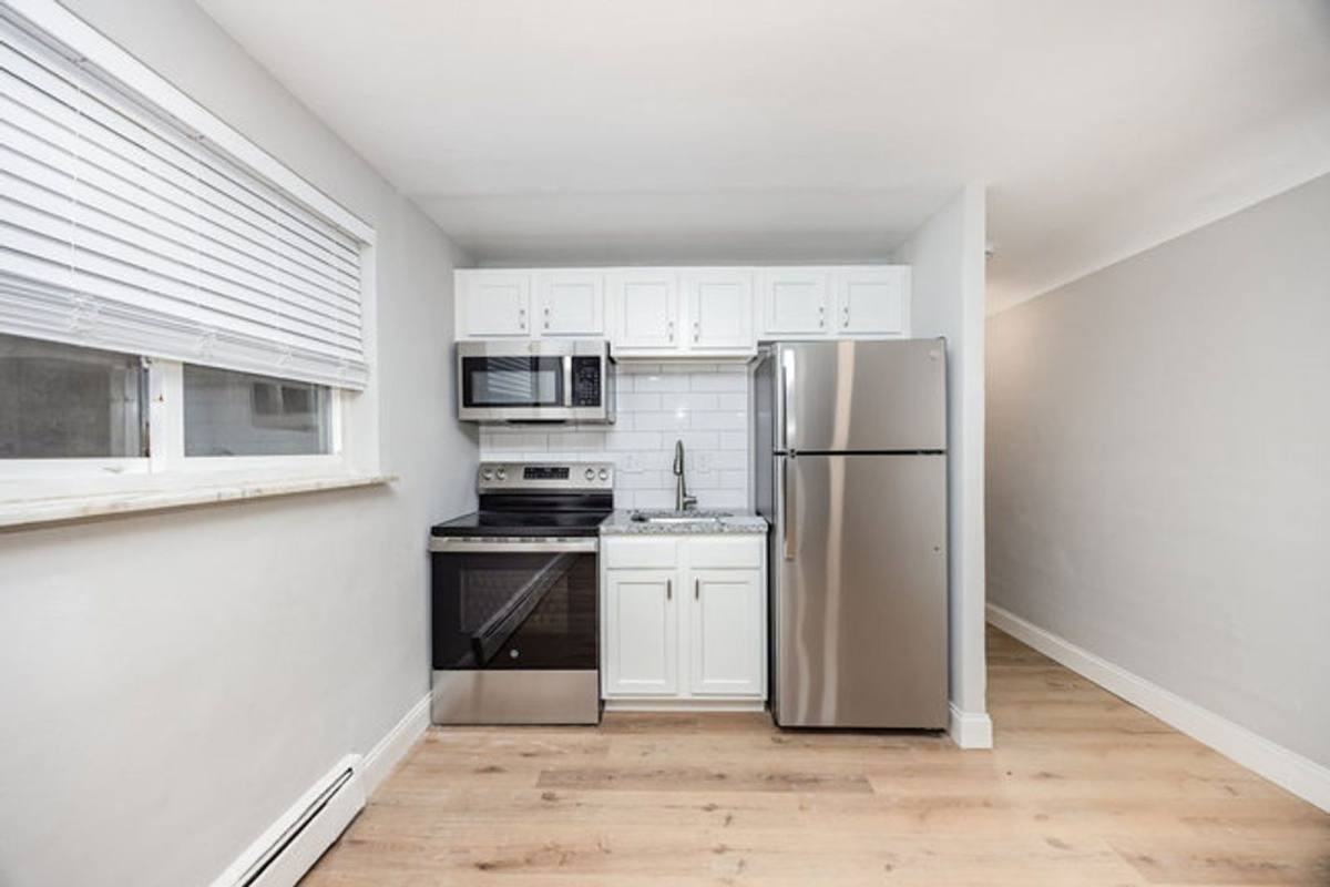 5276 Montgomery Rd #11 - Photo 4 of 6