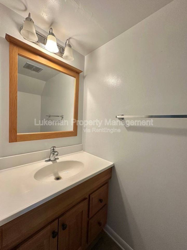 3409 W Michigan Ave #2 - Photo 5 of 10