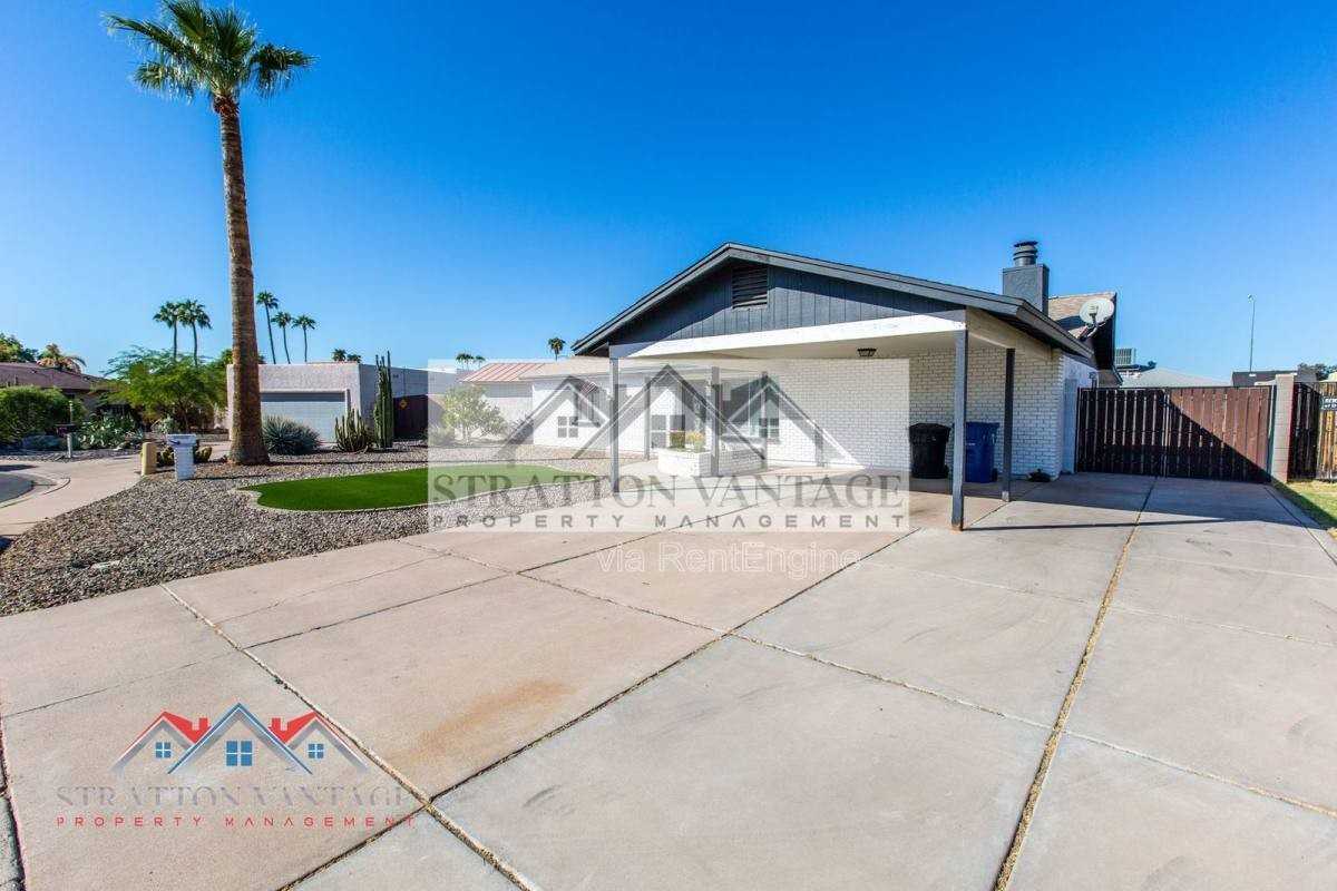 2526 E Juanita Ave - Photo 3 of 10