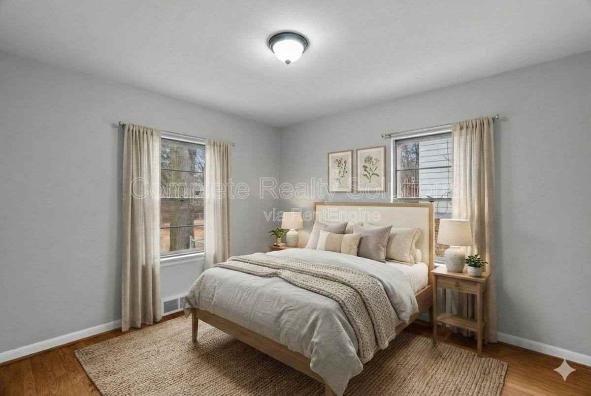 9220 Leamont Dr - Photo 3 of 10