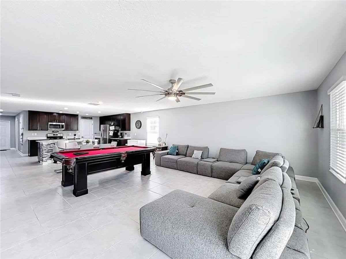 744 Simone Ct - Photo 3 of 10