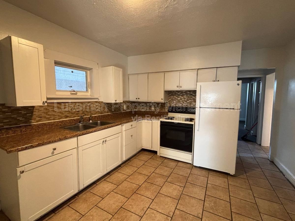 518 S Rose St #2 - Photo 2 of 10