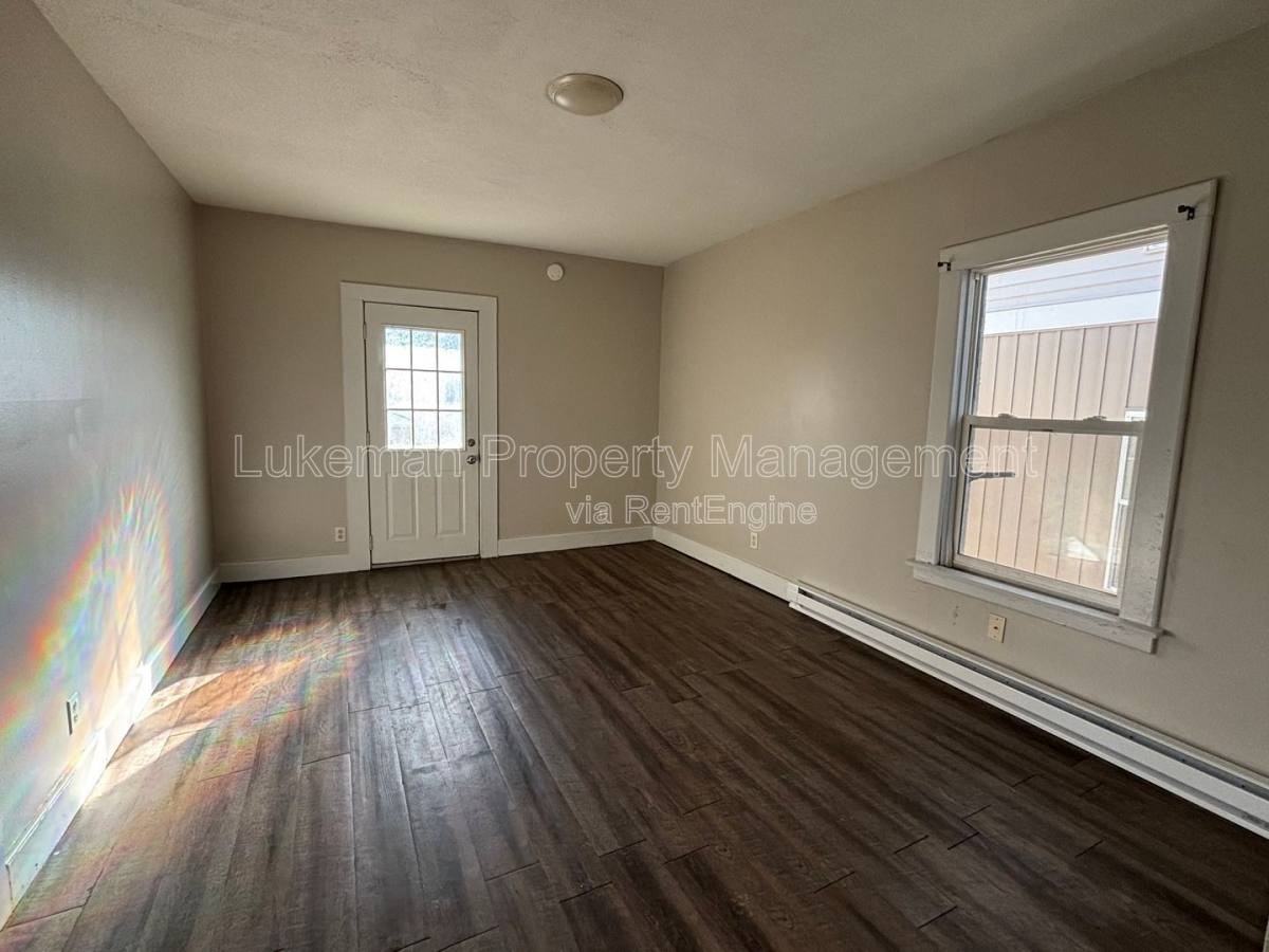 518 S Rose St #2 - Photo 3 of 10