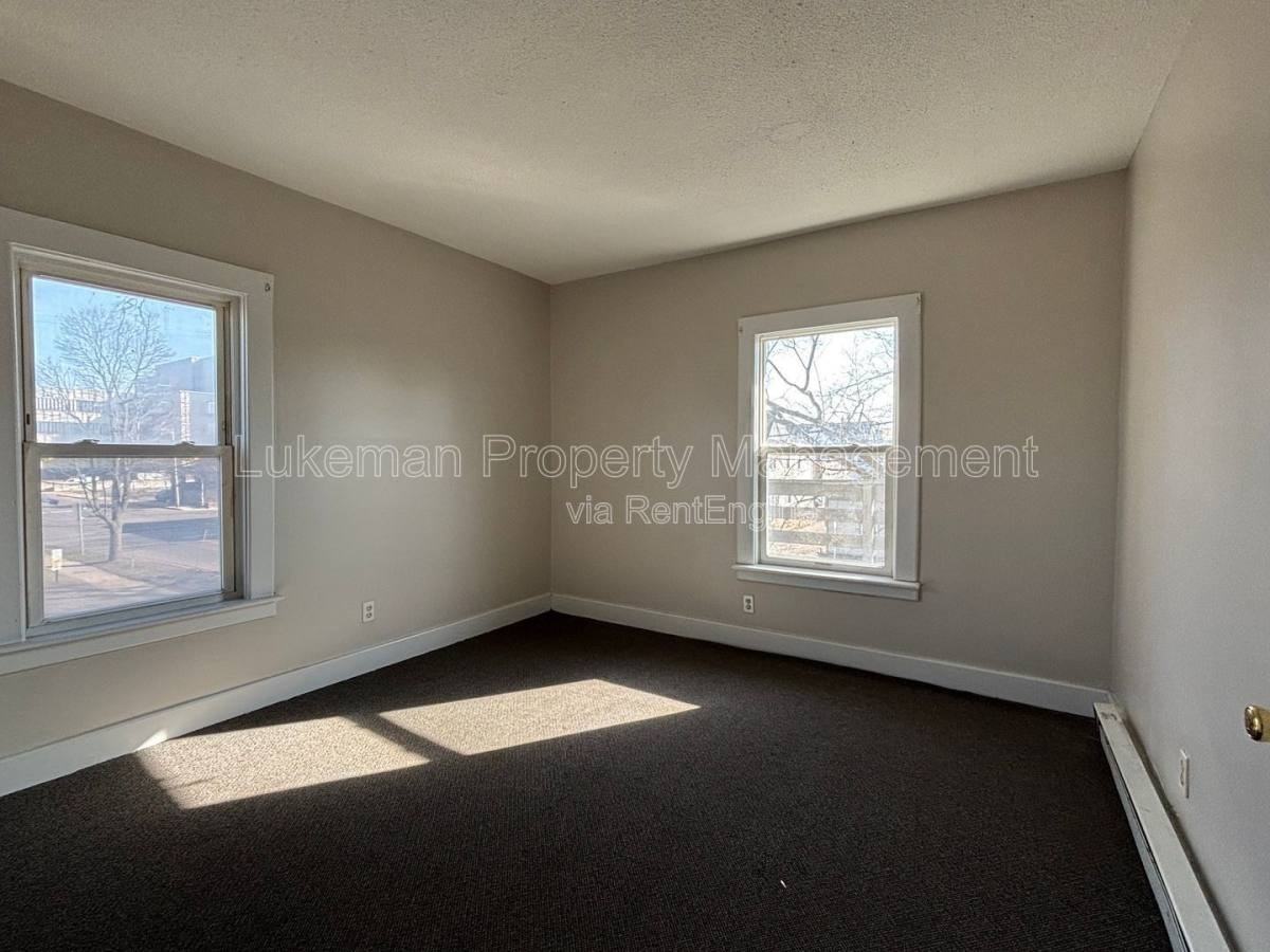 518 S Rose St #2 - Photo 5 of 10