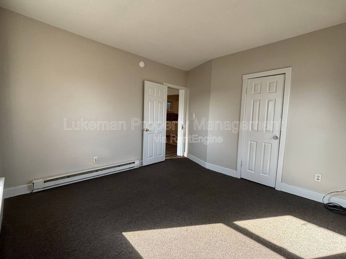 518 S Rose St #2 - Photo 6 of 10