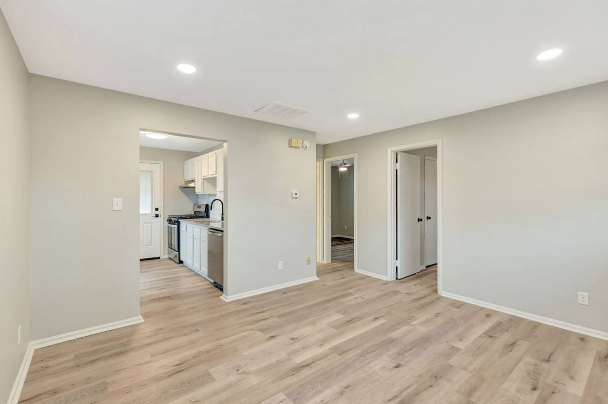 7201 Longfield Dr #4 - Photo 6 of 10