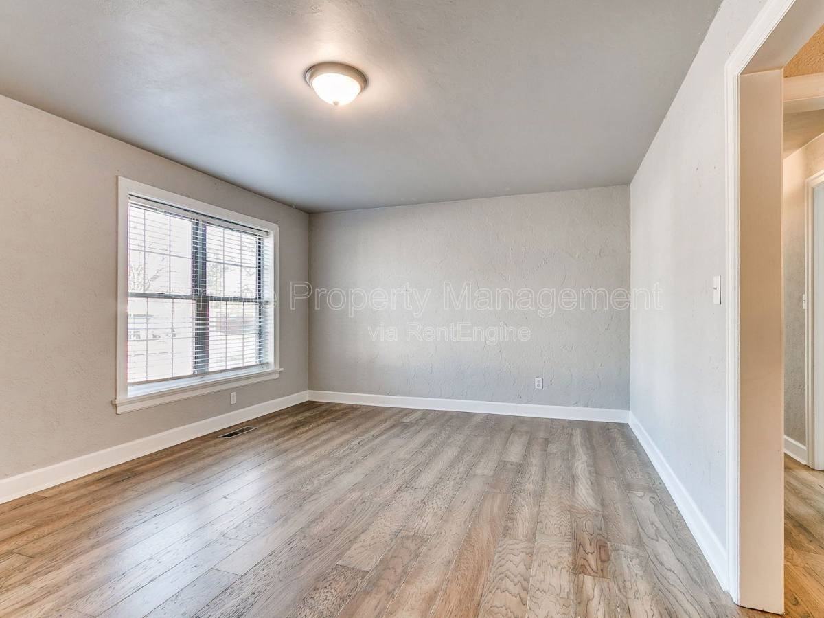 3108 Nw 43rd St - Photo 3 of 10