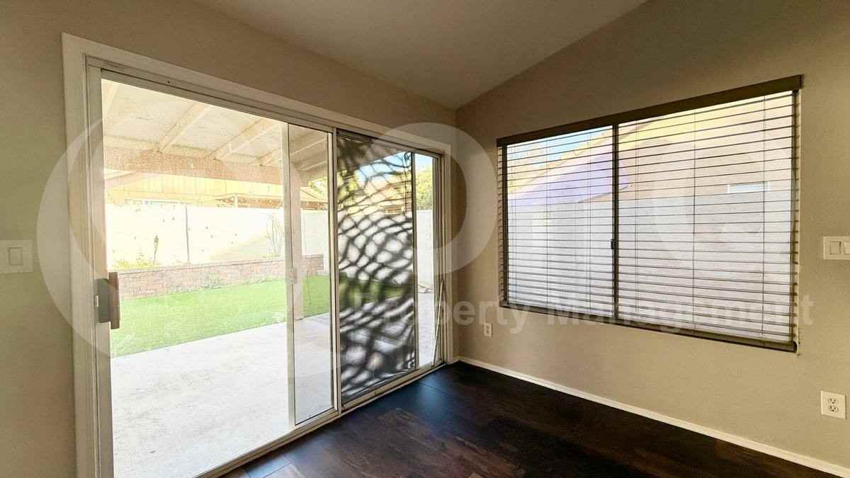 5622 W Butler Dr - Photo 3 of 10