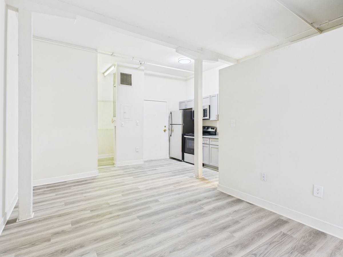 10 S 14th St #302 - Photo 5 of 10