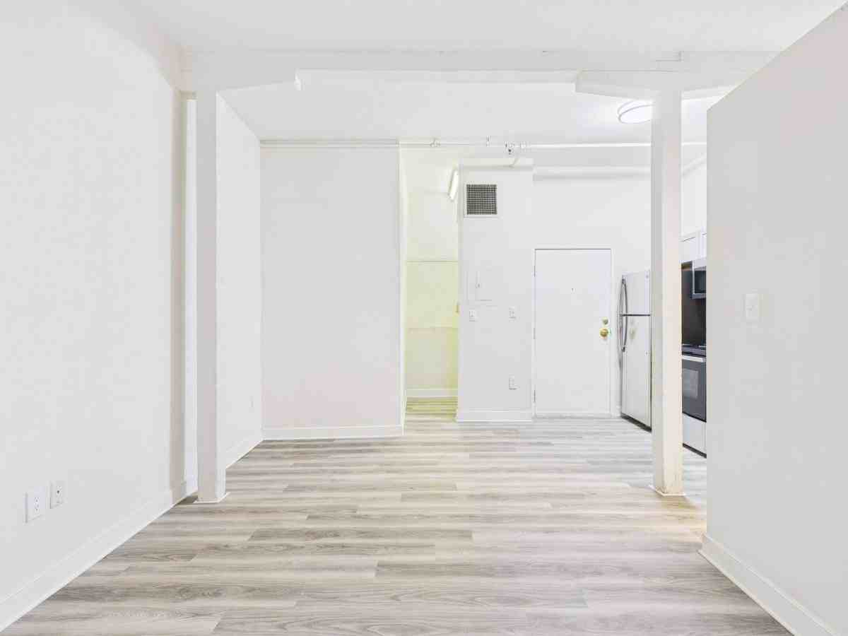 10 S 14th St #302 - Photo 6 of 10