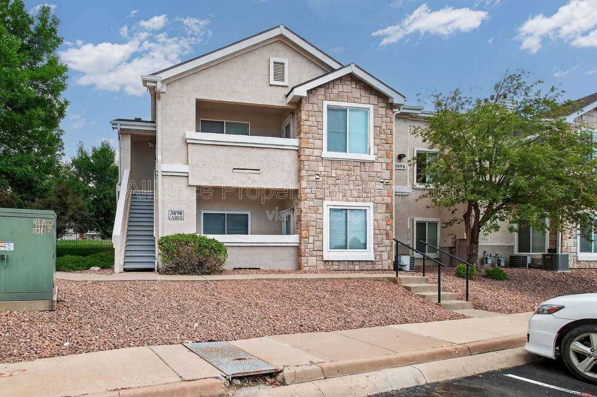 3890 Strawberry Field Grv #F