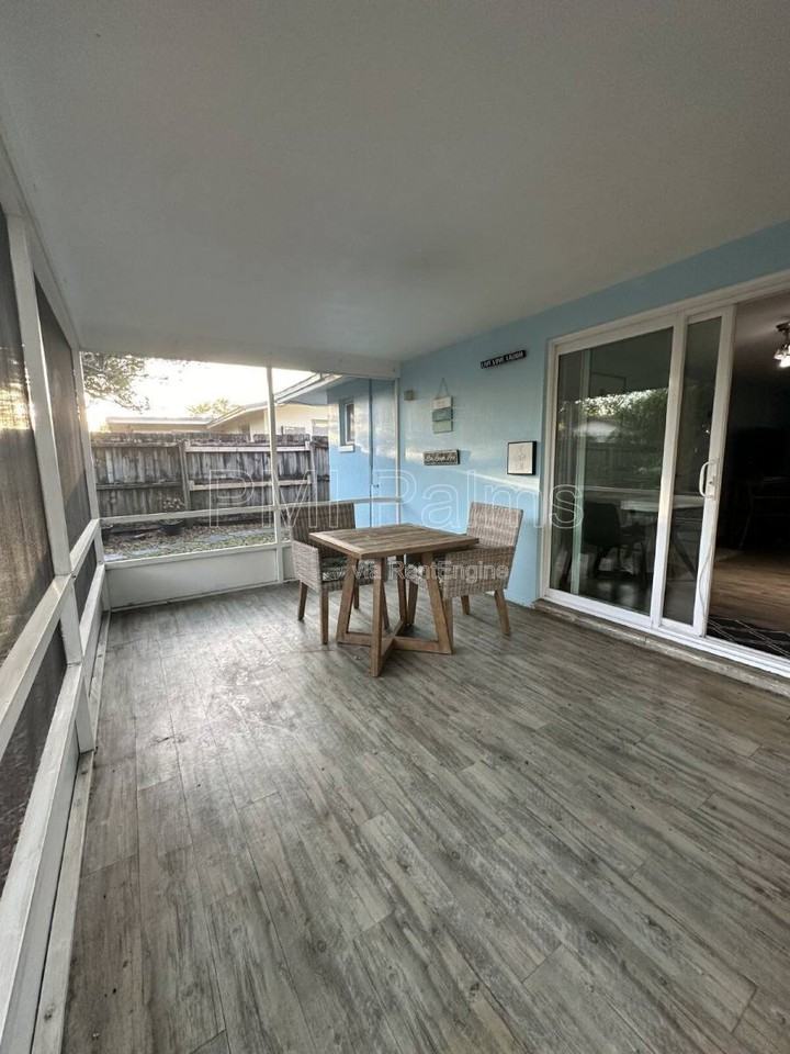 649 Jacaranda St - Photo 2 of 10