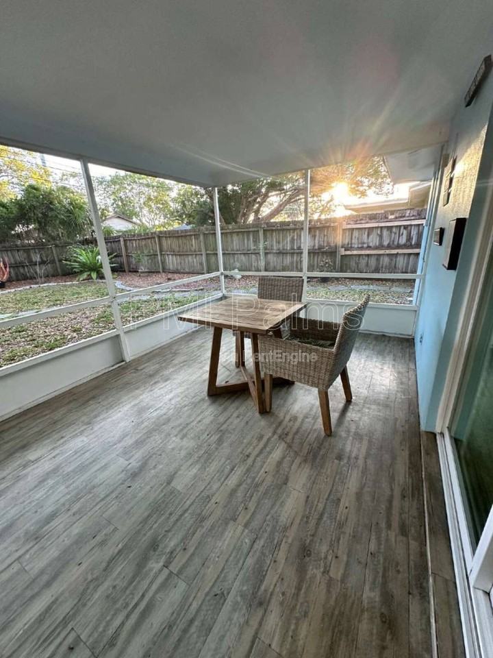 649 Jacaranda St - Photo 3 of 10