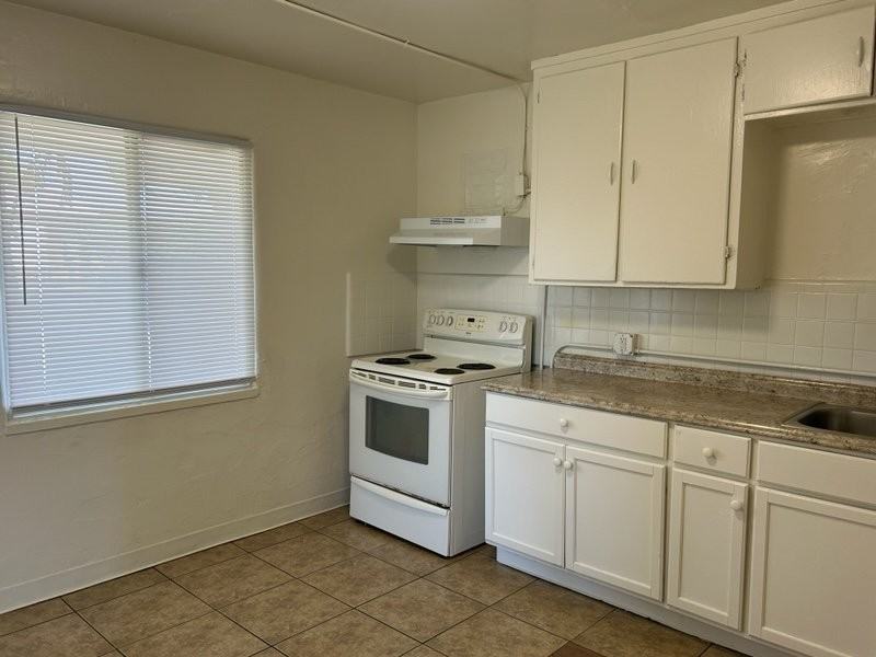 1182 E Gerard Ave - Photo 4 of 24