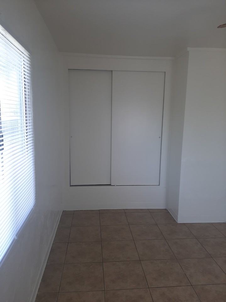 1182 E Gerard Ave - Photo 5 of 24