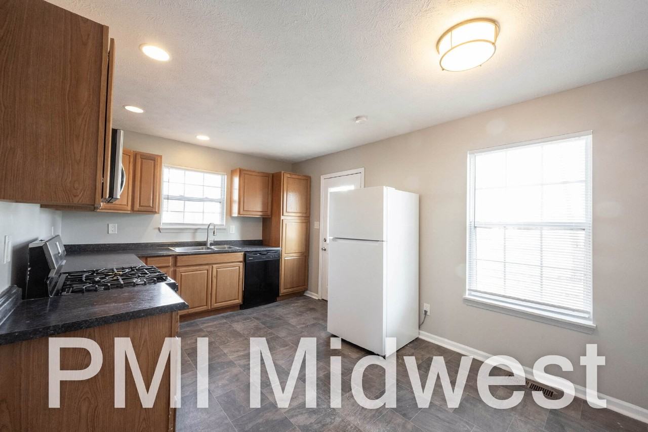 1365 Mulberry St - Photo 4 of 14