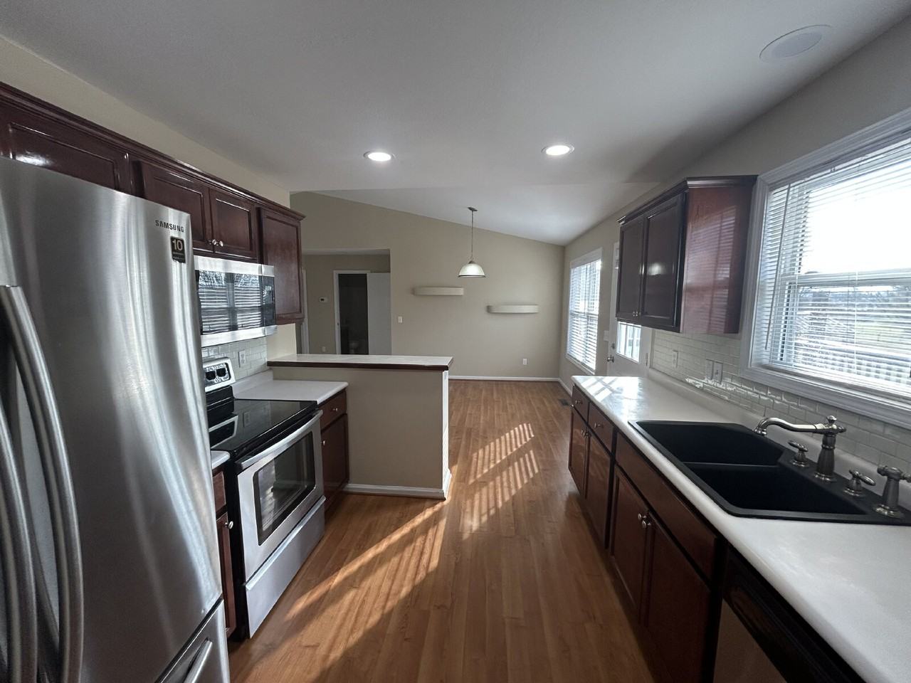 615 Clifton Ln - Photo 7 of 14