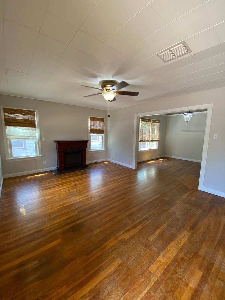 2518 25th St - Photo 2 of 17