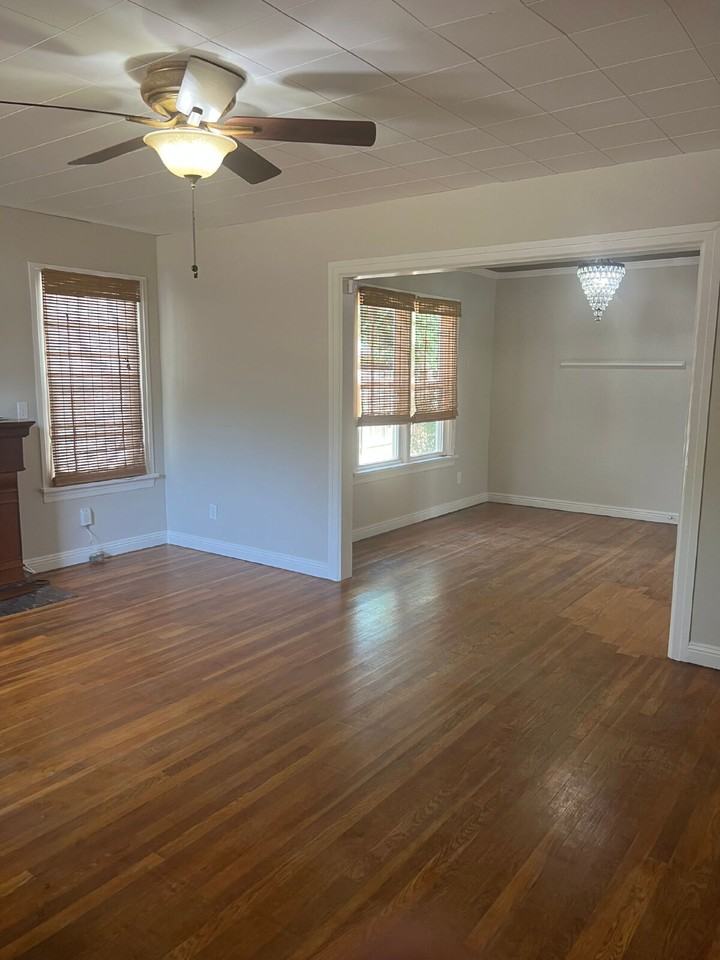 2518 25th St - Photo 3 of 17