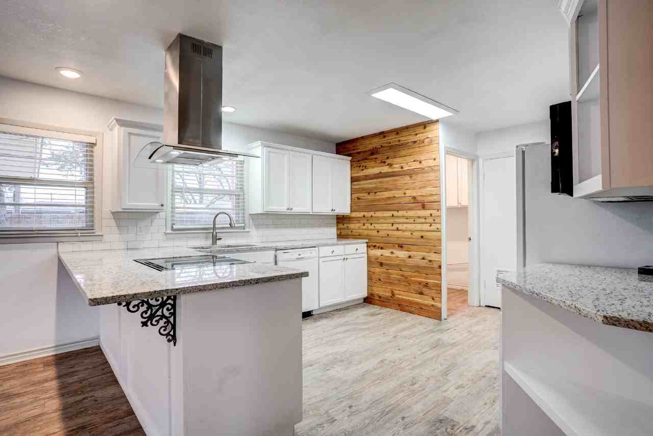 2826 54th St - Photo 5 of 32