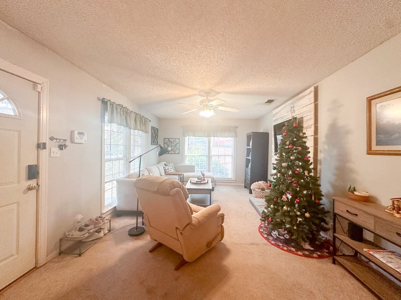 2611 29th St - Photo 2 of 9