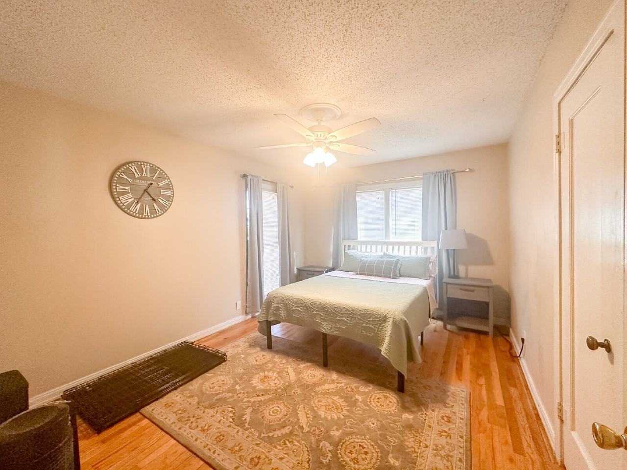 2611 29th St - Photo 6 of 9