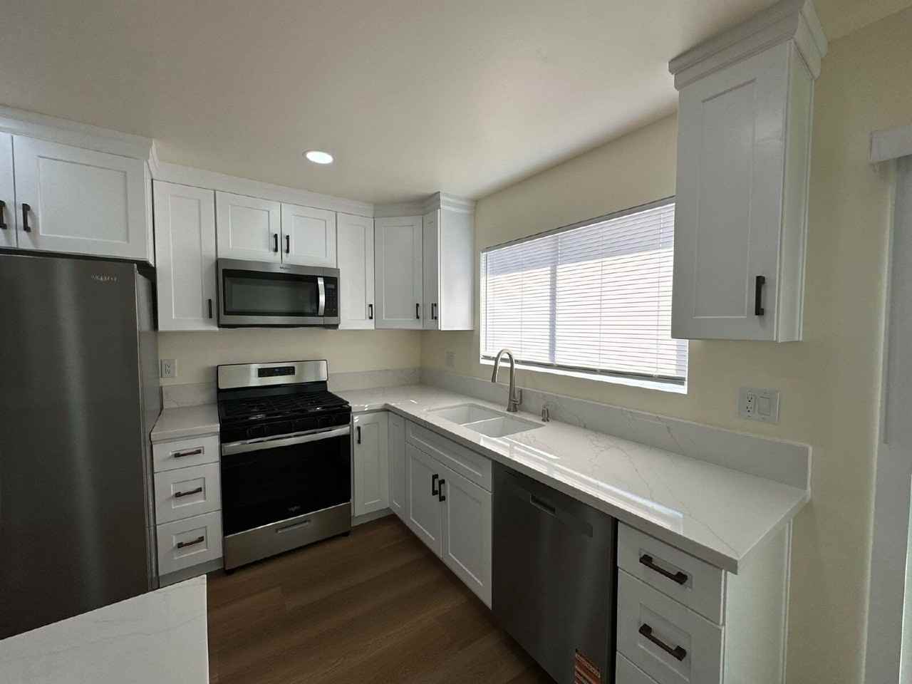 1796 Seabright Ave - Photo 5 of 22